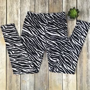 ZEBRA LEGGINGS *NWOT*